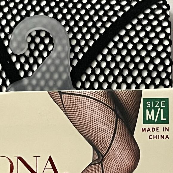 Merona Women's Black Fishnet Tights Stockings M/L Semi-Sheer 5.5"-5.8" 140-190lb - Picture 4 of 10